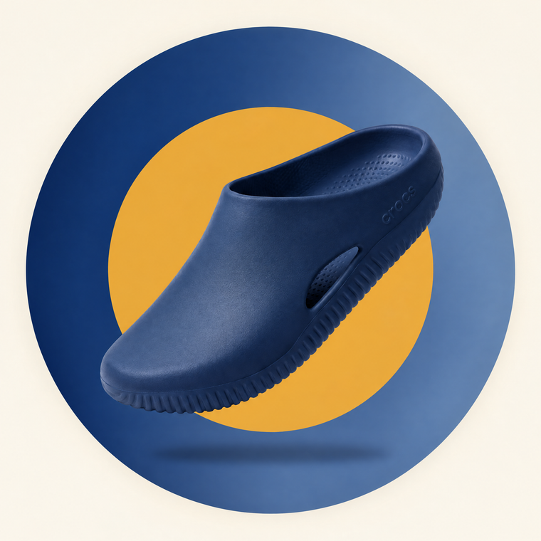 Crocs Mellow Recovery clog in navy on a navy colour-blocked circle